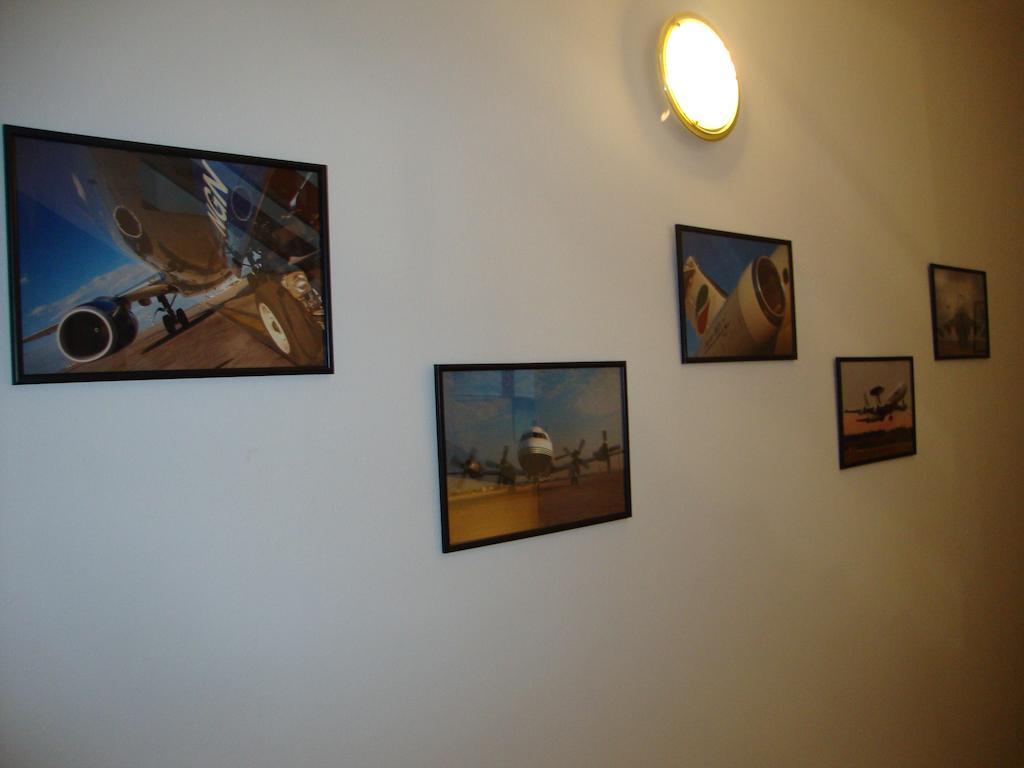 Penzion Aviatik ชาสลาฟ ภายนอก รูปภาพ